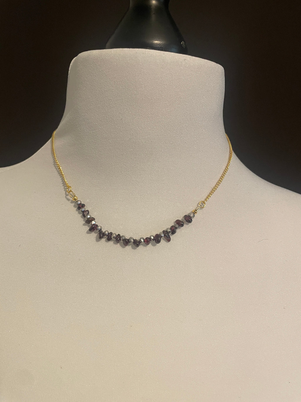Red Alchemist - Filigrane Kette mit Granat (Upcycling)