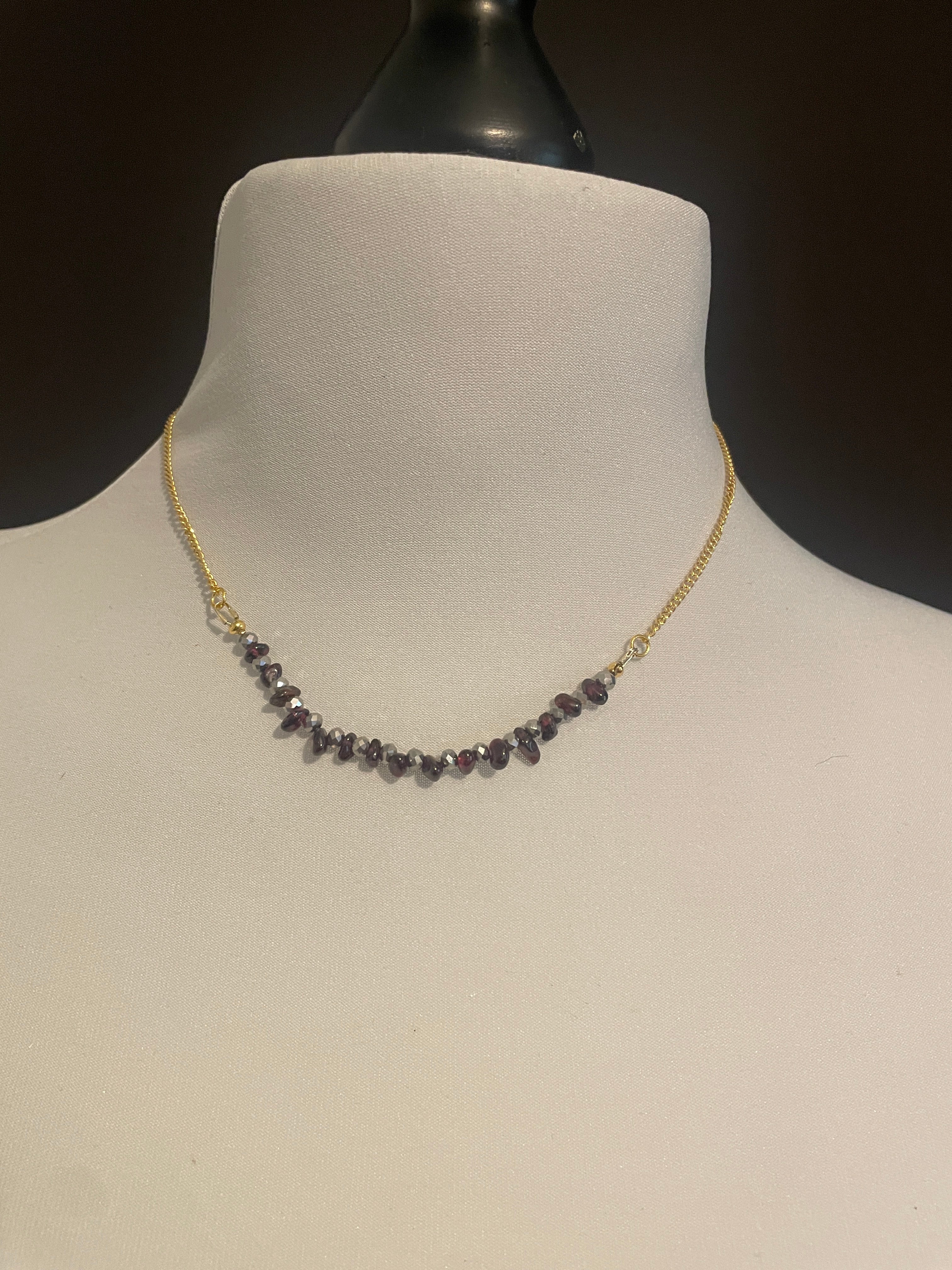 Red Alchemist - Filigrane Kette mit Granat (Upcycling)