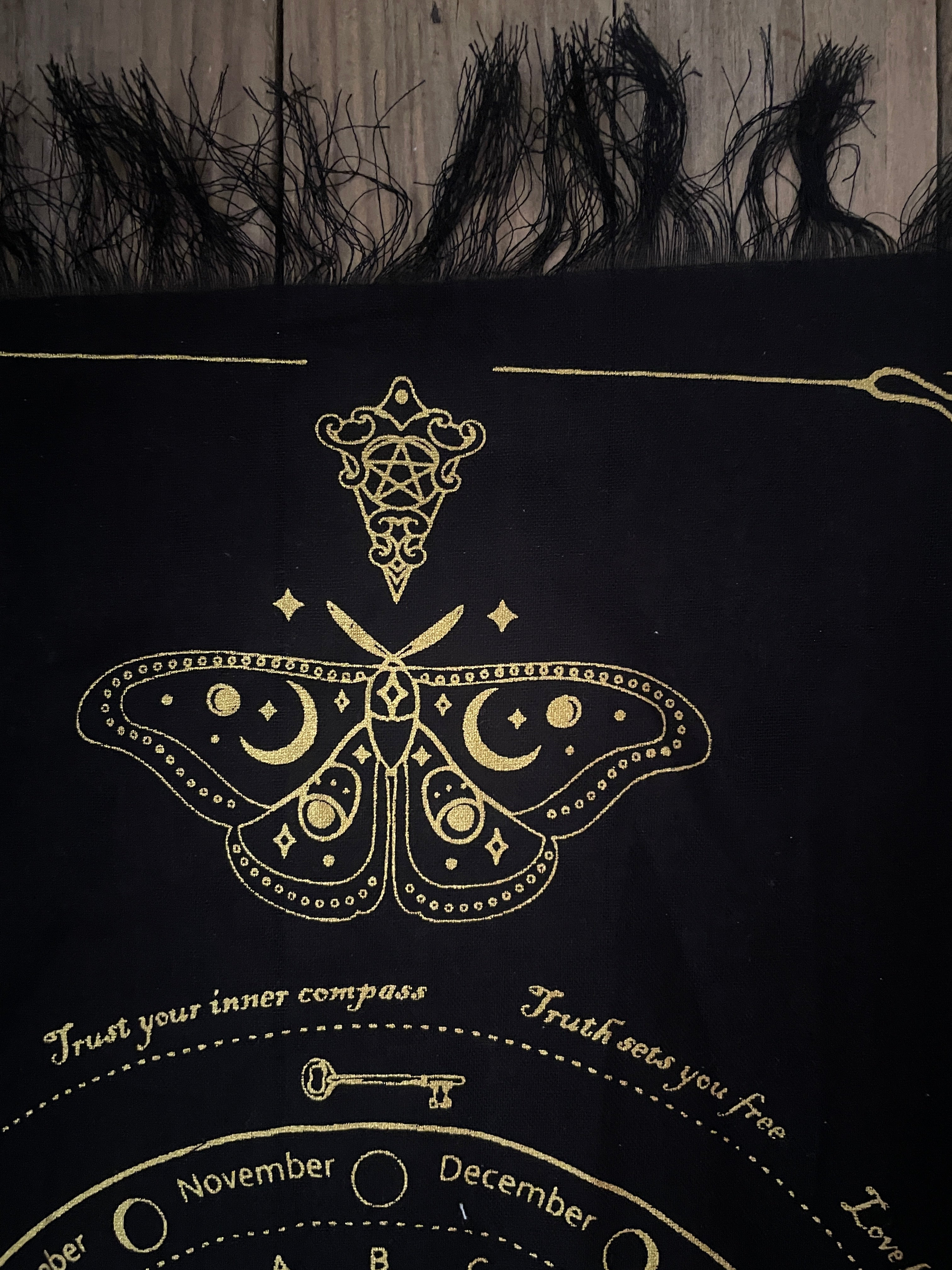 Goldene Motte - Altartuch Schwarz & Gold